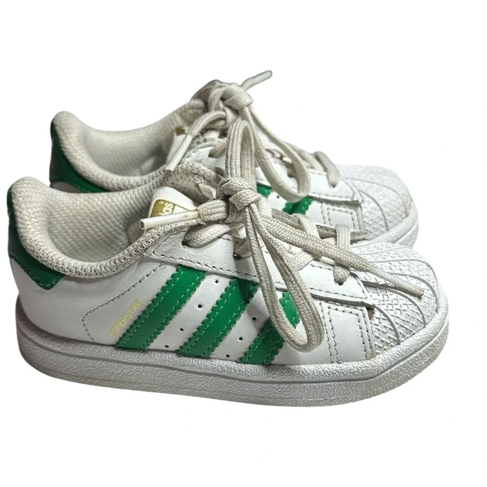 Adidas Ortholite Kids Super Star Sneakers in Green and White. Kids size -6-.